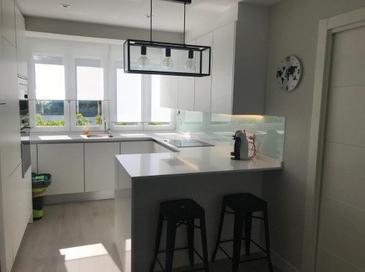 EXCELENTE VIVIENDA REFORMADA .