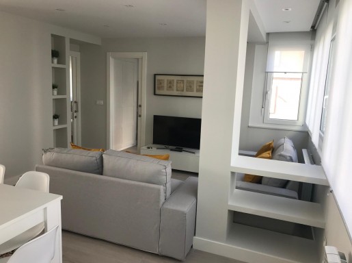 EXCELENTE VIVIENDA REFORMADA .