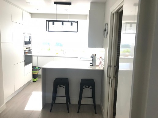 EXCELENTE VIVIENDA REFORMADA .