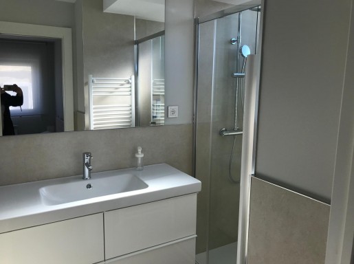 EXCELENTE VIVIENDA REFORMADA .