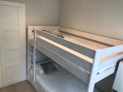 EXCELENTE VIVIENDA REFORMADA .