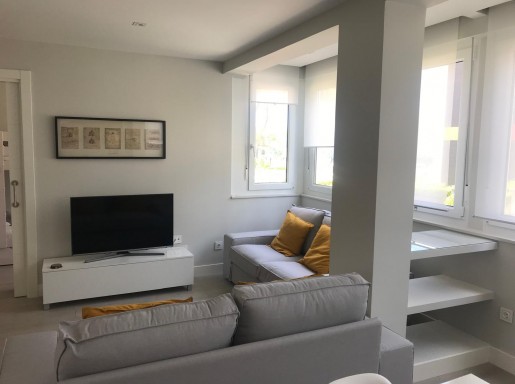 EXCELENTE VIVIENDA REFORMADA .