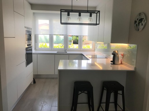 EXCELENTE VIVIENDA REFORMADA .