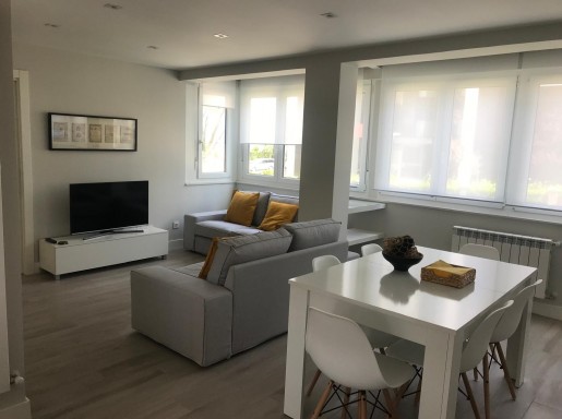 EXCELENTE VIVIENDA REFORMADA .