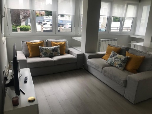 EXCELENTE VIVIENDA REFORMADA .