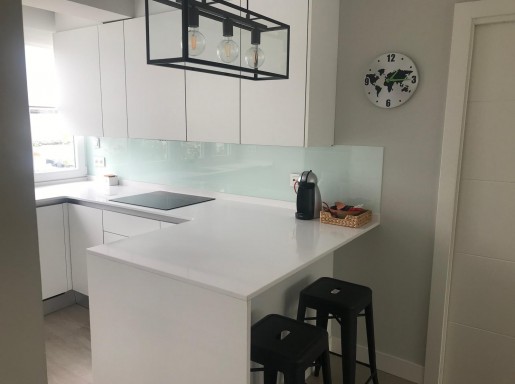 EXCELENTE VIVIENDA REFORMADA .