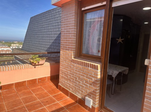 Piso con terraza 3 habitacione