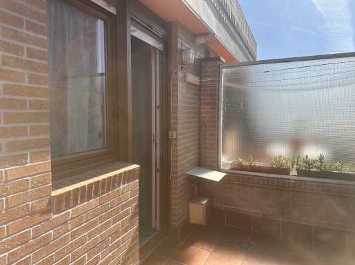 Piso con terraza 3 habitacione