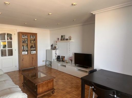 Piso con terraza 3 habitacione