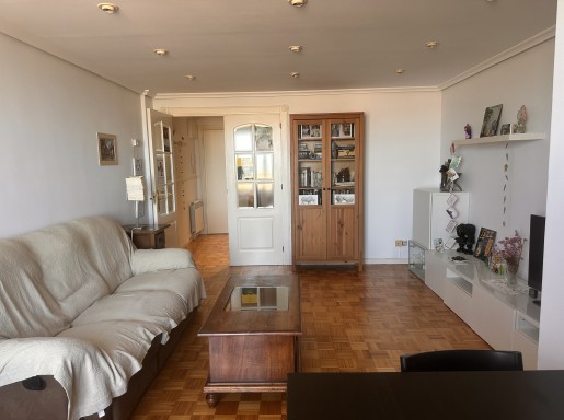 Piso con terraza 3 habitacione