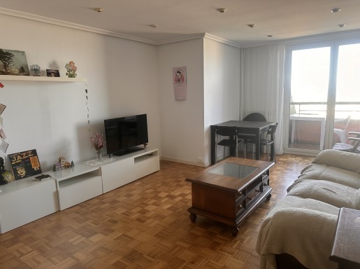 Piso con terraza 3 habitacione