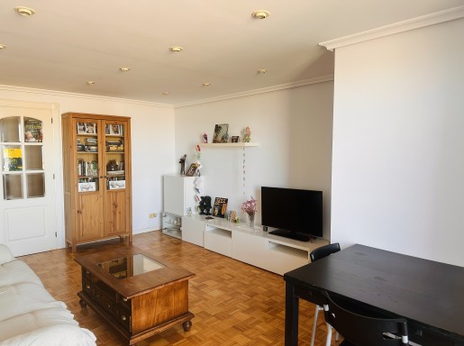 Piso con terraza 3 habitacione