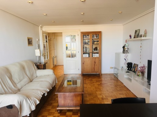 Piso con terraza 3 habitacione