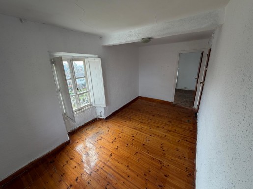 casa de piedra amplia