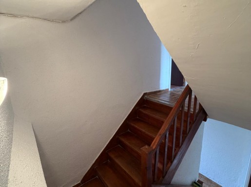 casa de piedra amplia