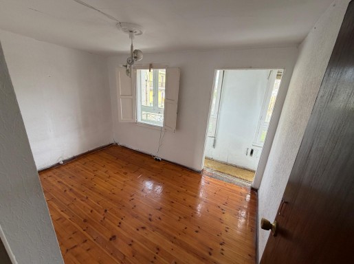 casa de piedra amplia