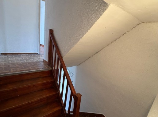 casa de piedra amplia