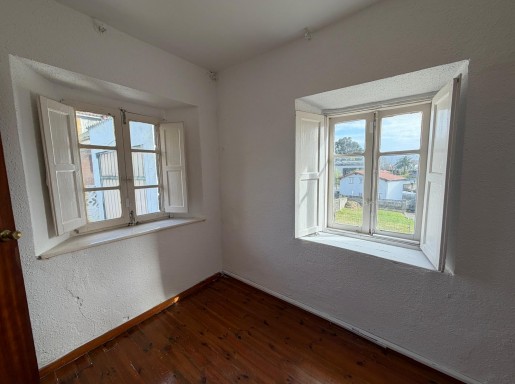 casa de piedra amplia