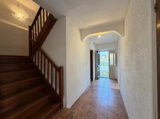 casa de piedra amplia