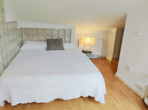 Duplex  reformado con garaje 