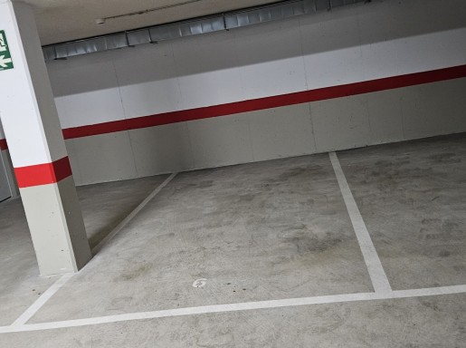 Bajo con jardin, garaje,traste