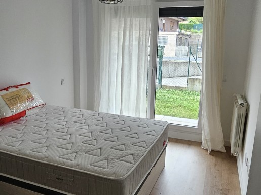 Bajo con jardin, garaje,traste