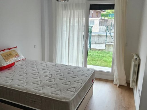 Bajo con jardin, garaje,traste