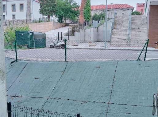 VIVIENDA EN EL CENTRO .