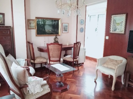VIVIENDA EN EL CENTRO .