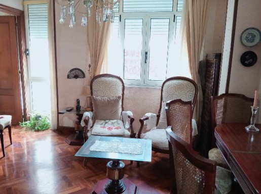 VIVIENDA EN EL CENTRO .
