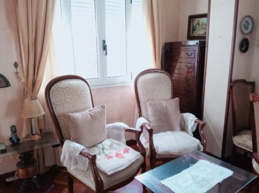 VIVIENDA EN EL CENTRO .