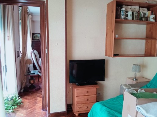 VIVIENDA EN EL CENTRO .