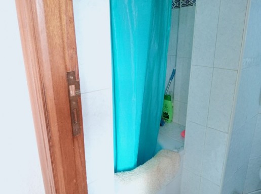 VIVIENDA EN EL CENTRO .