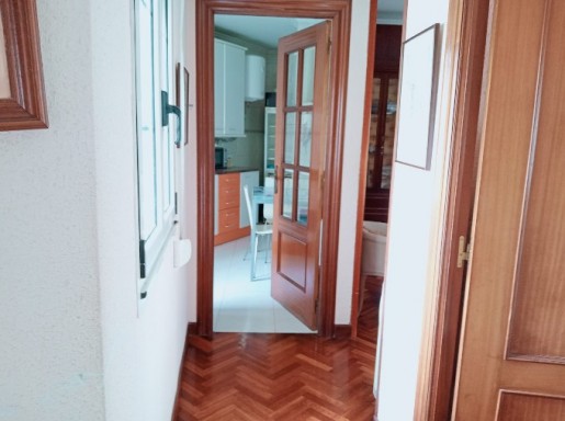 VIVIENDA EN EL CENTRO .