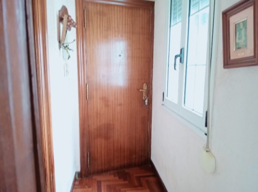 VIVIENDA EN EL CENTRO .