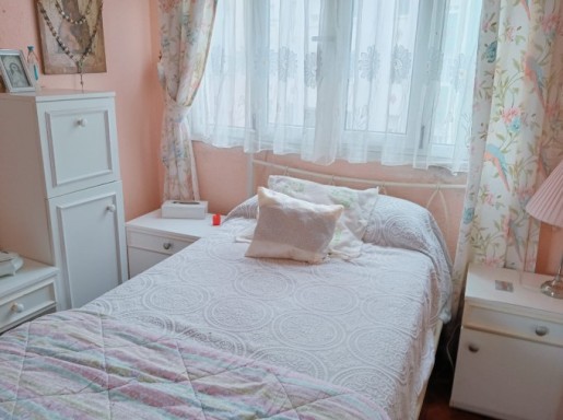 VIVIENDA EN EL CENTRO .