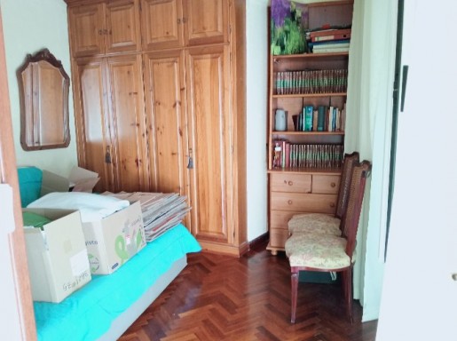 VIVIENDA EN EL CENTRO .