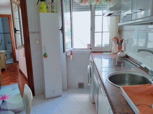 VIVIENDA EN EL CENTRO .
