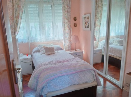 VIVIENDA EN EL CENTRO .