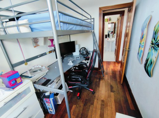 piso 3 habitaciones y 2 baños