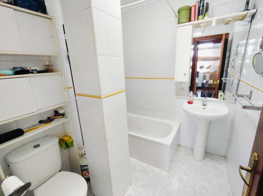 piso 3 habitaciones y 2 baños