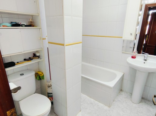 piso 3 habitaciones y 2 baños