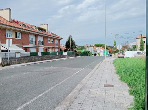 bajo con terraza y piscina