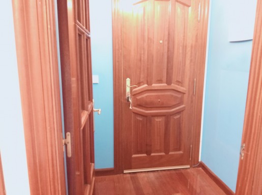 bajo con terraza y piscina
